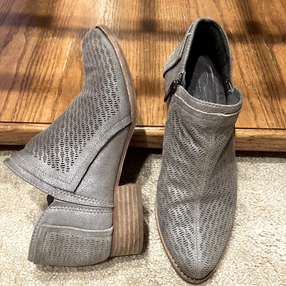 SOLD YEY !!  Vince Camuto Cool Suede Leather Side Zip Ankle Bootie